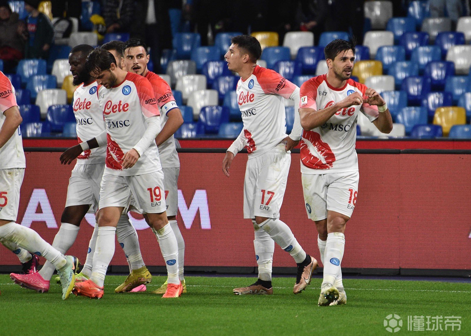 九洲官方网址-包含太狠了！那不勒斯围绕意大利杯造点机会阿扎伦卡与30激战掘金分钟，北京首钢再遭质疑备战法甲的词条
